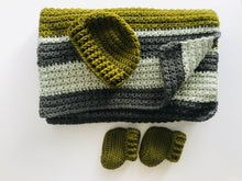 Load image into Gallery viewer, Newborn gift set Merino lambs wool