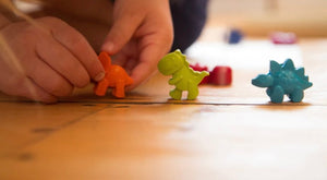 Dinosaur playtub crayons
