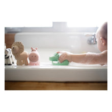 Load image into Gallery viewer, Tikiri bath toy Alligator